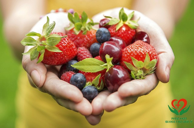 Bạn nên bổ sung thực phẩm giàu vitamin từ các loại hoa quả